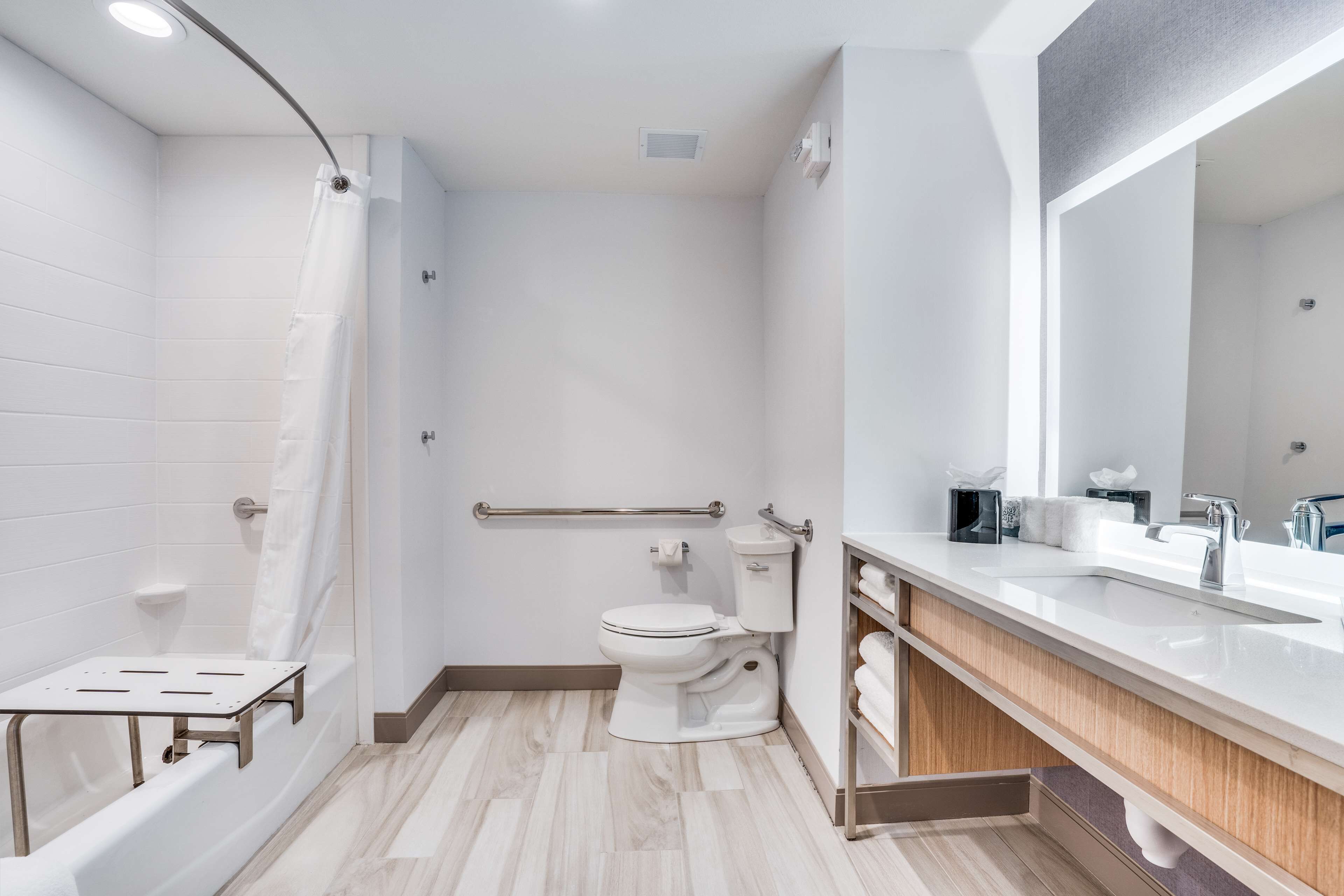 hydromassage showerhead, free toiletries, hair dryer, towels