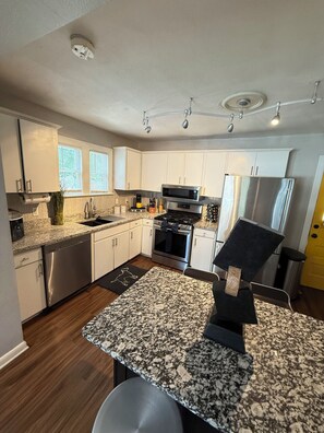 Fridge, microwave, oven, stovetop - Posh spacious pool house in the Heights. (Tampa)