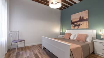 Apartment, 2 Bedrooms | Iron/ironing board, cribs/infant beds, free WiFi, bed sheets