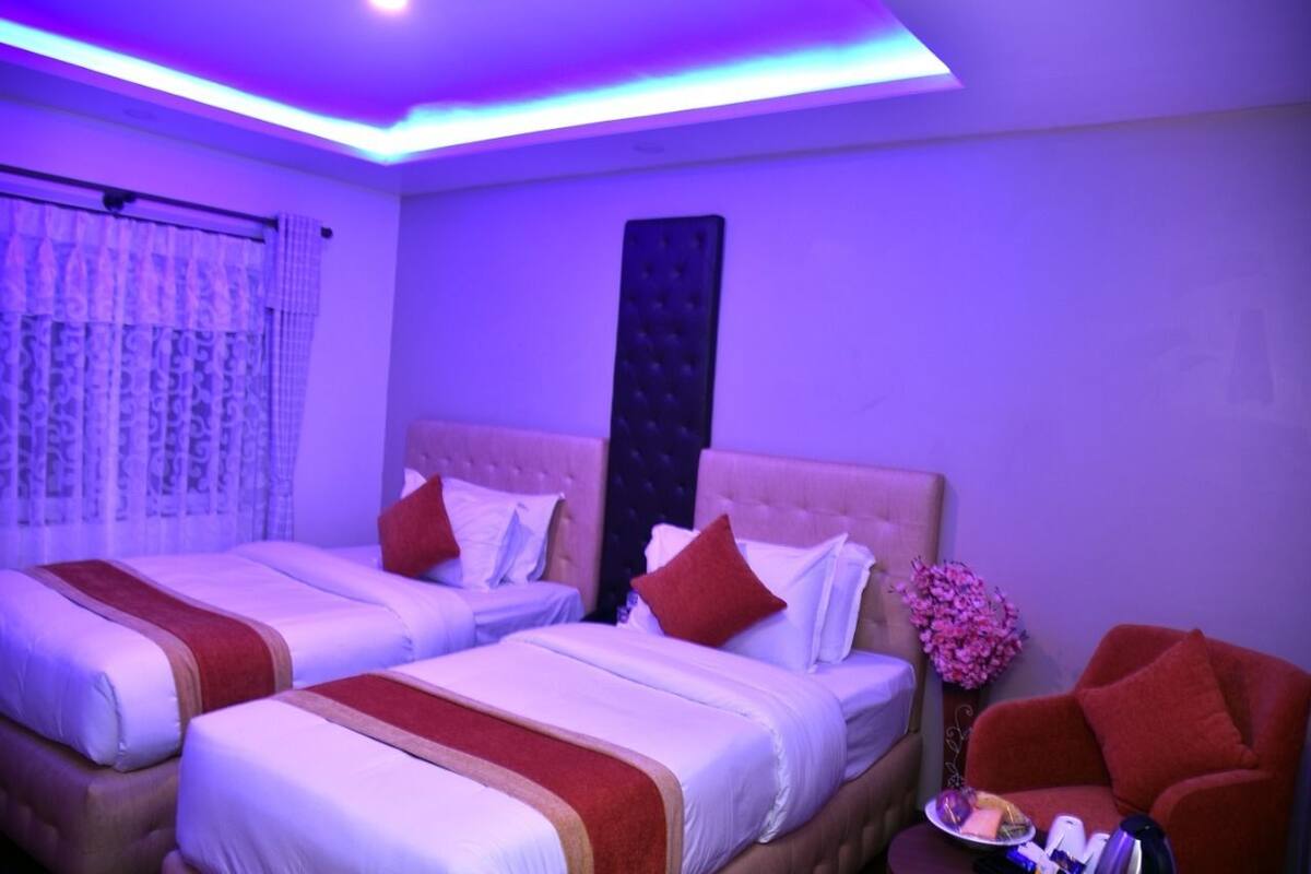 Deluxe Twin Room | Bar mini, meja, kalis bunyi, seterika/papan seterika 