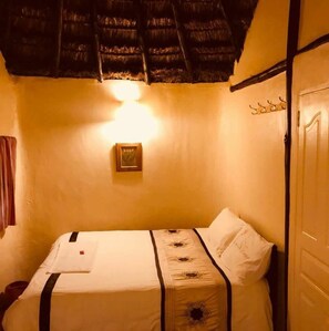 8 bedrooms, in-room safe, WiFi, bed sheets