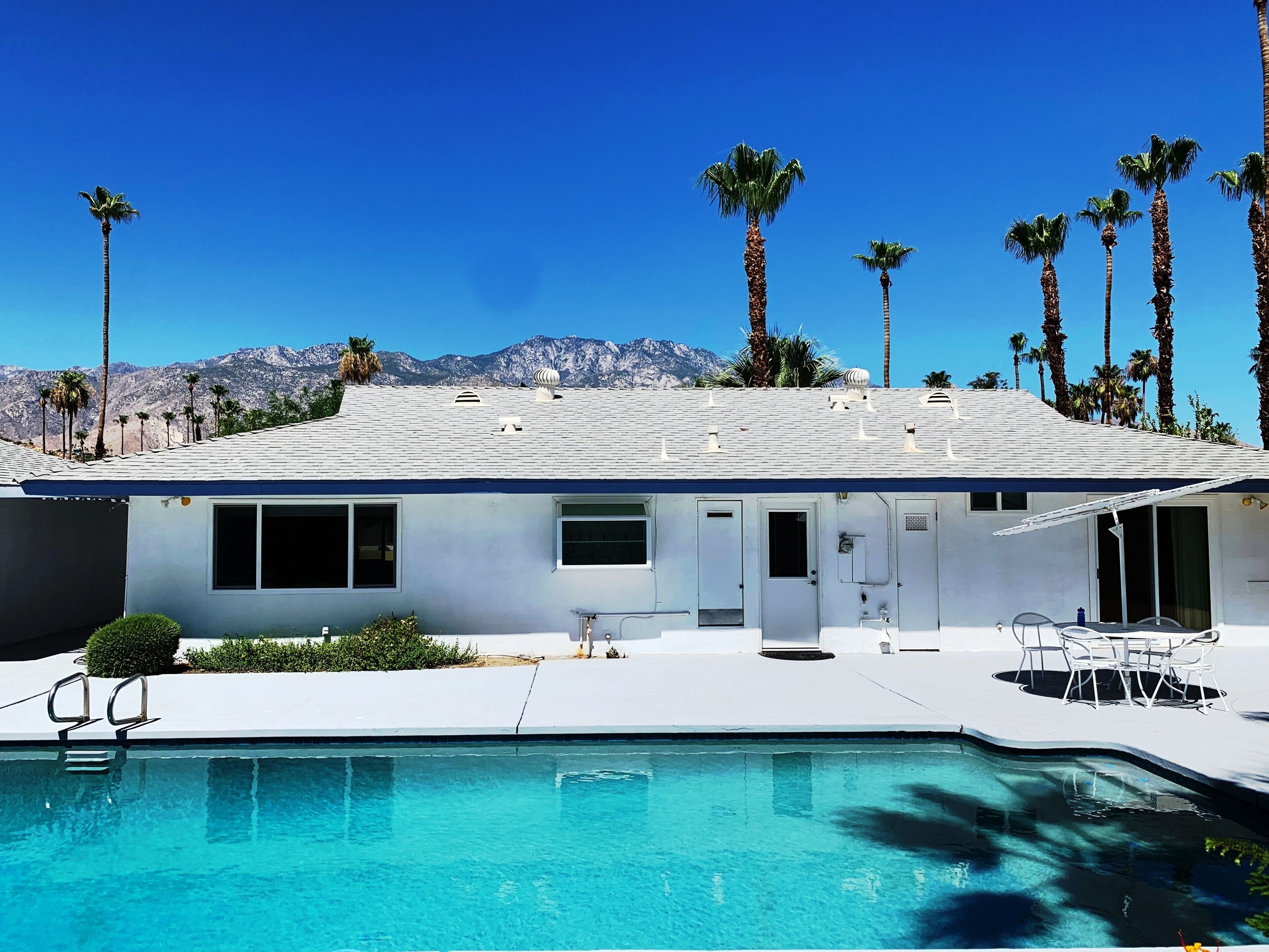 "The Moanalua" Tropical Palm Springs Pool Home (City ID 1480)