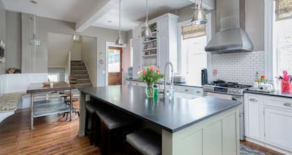 Hatch House Bed & Breakfast