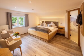 Standard Double Room | Hypo-allergenic bedding, minibar, individually decorated, desk - Hotel Bad Rain (Oberstaufen)