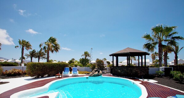 Outdoor pool, a heated pool - Boutique Villa with garden and private pool by the sea in Hotel. White beach. (Playa Blanca)