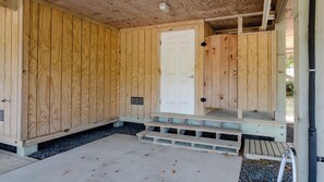 Sauna - 3-Bedroom, 2-Bathroom Apartment. Walk to beach and access to REAL Watersports (Waves)