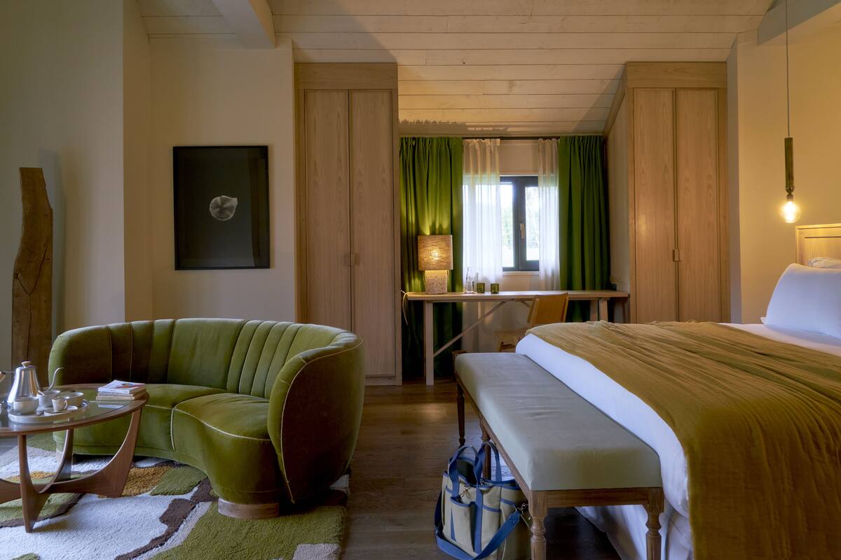 Suite – signature, 1 kingsize-seng, spabadekar | Minibar, skrivebord, blendingsgardiner og lydisolert