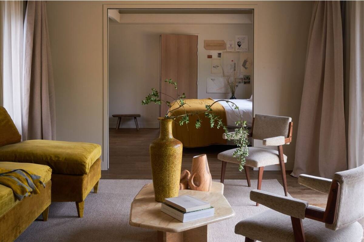 Suite | Minibar, skrivebord, blendingsgardiner og lydisolert