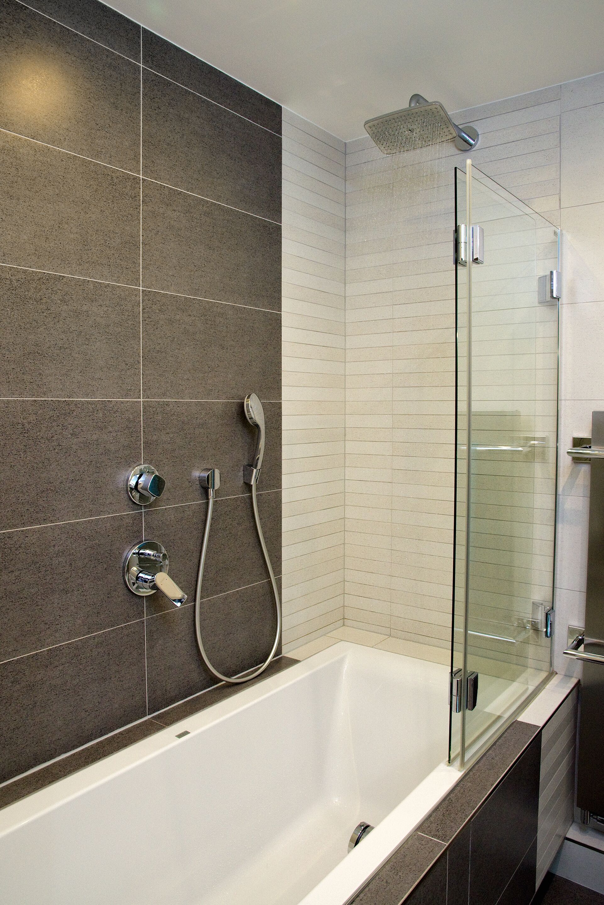 Comfort Apartment | Bathroom shower