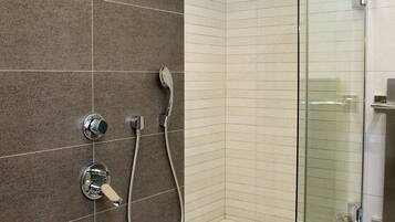 Comfort Apartment | Bathroom shower