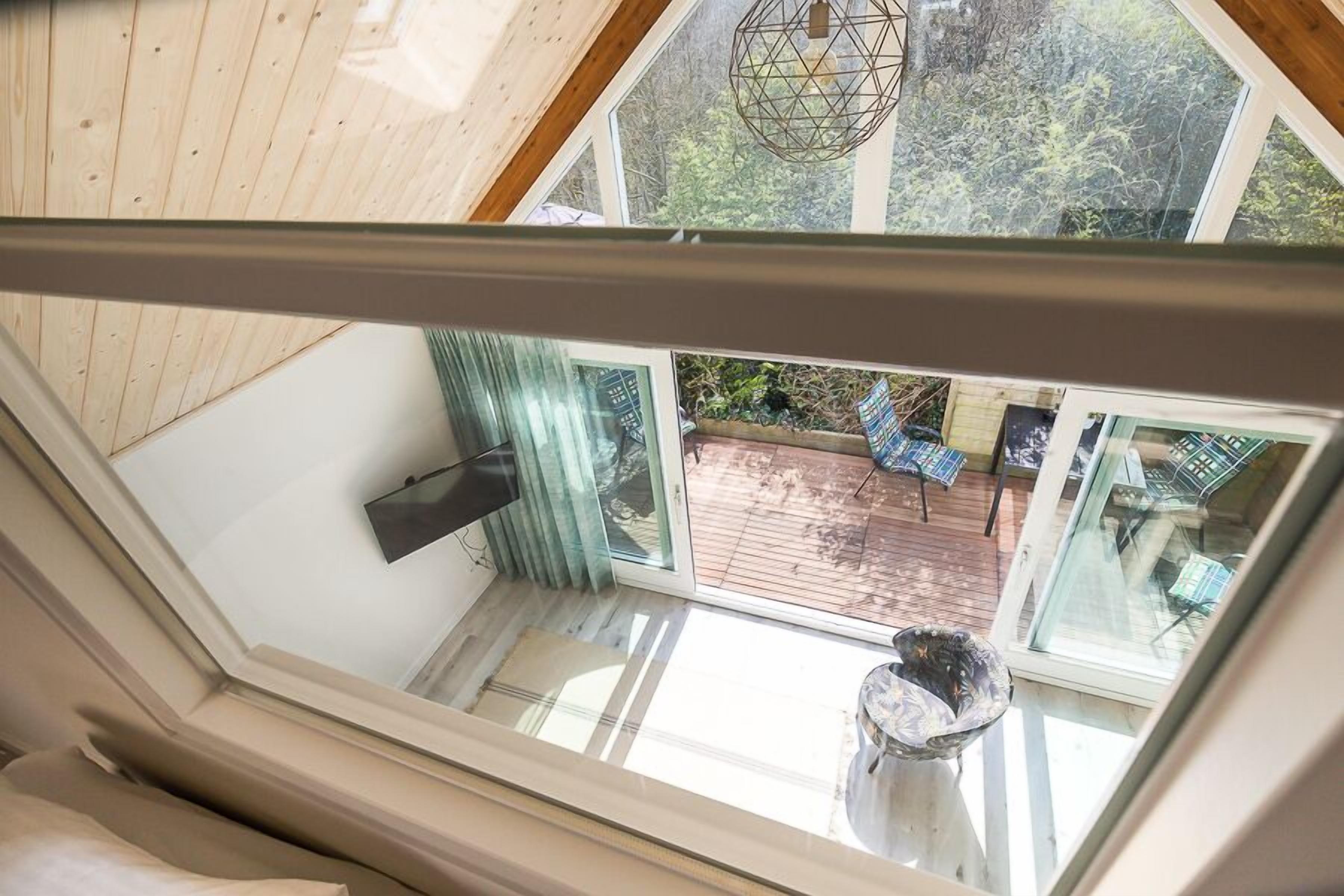 Cabana | Sala de estar | TV de tela plana, DVD player