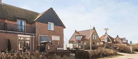 Façana frontal de l'allotjament