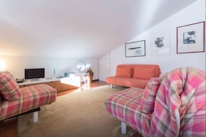 Apartment, 1 Bedroom | Living room | 32-inch flat-screen TV with digital channels, TV - Rif Pragelato (Pragelato)