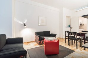 Appartement, 1 chambre | Salle de séjour