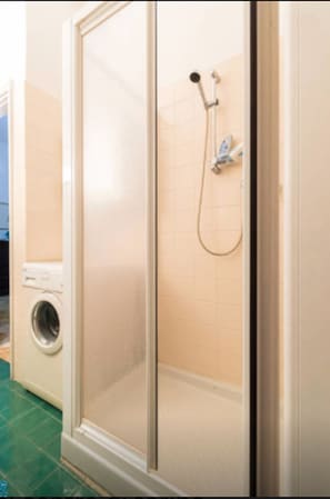 Apartment, 1 Bedroom | Bathroom shower - Santa Teresa 15 (Turin)