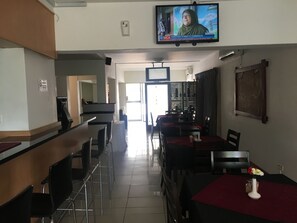 Aperto a colazione, pranzo e cena