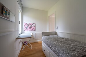 3 chambres, fer et planche à repasser, Wi-Fi gratuit, draps fournis