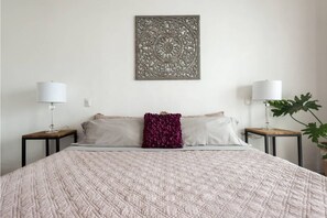 1 dormitorio, caja fuerte, wifi gratis y ropa de cama