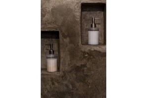 Séchoir à cheveux, serviettes fournies, savon, shampooing
