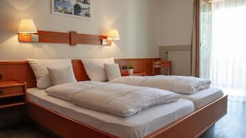 Schreibtisch, laptopgeeigneter Arbeitsplatz, Verdunkelungsvorhänge