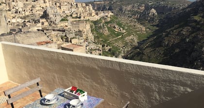 RupeSuiSassi is a typical house of the Sassi of Matera with a splendid view.