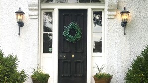 Property entrance - Orchard House Granville (Granville)