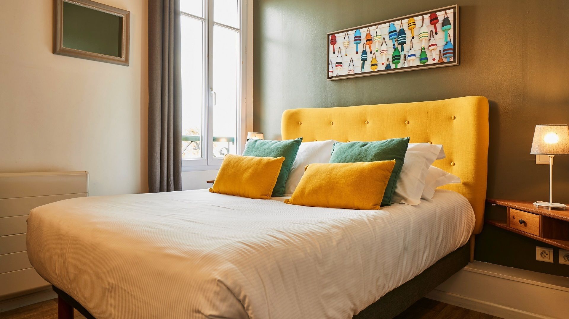 standard double room | 1 bedroom, in-room safe, individually decorated, individually furnished