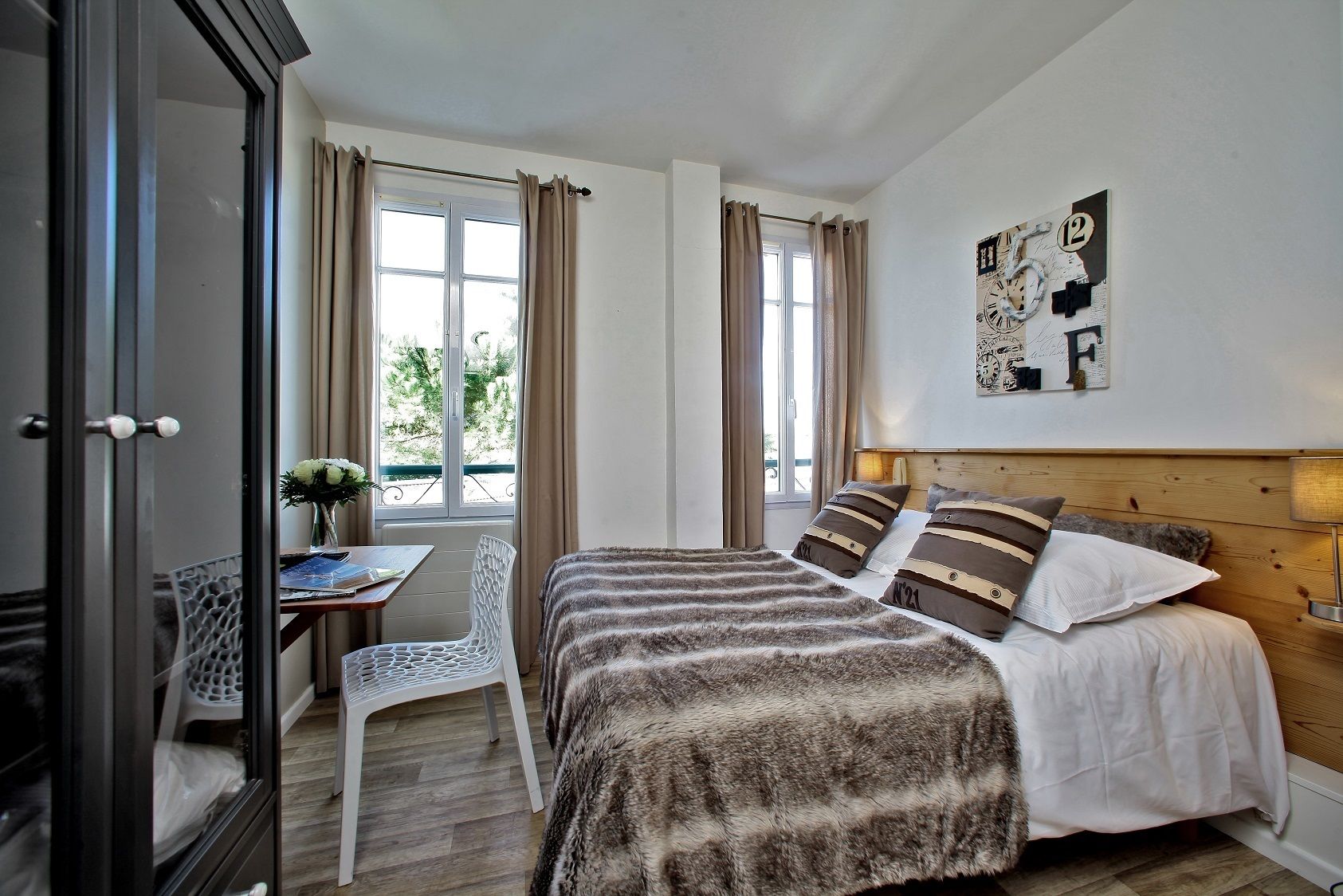 standard double room | 1 bedroom, in-room safe, individually decorated, individually furnished