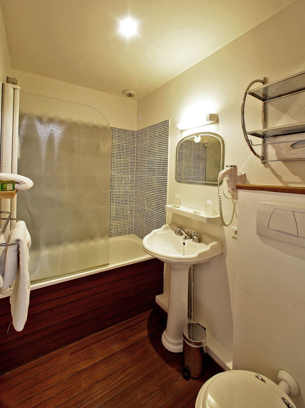 comfort double room, terrace | bathroom | hair dryer, towels, soap, shampoo