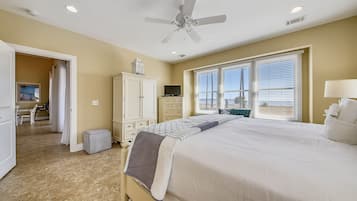 4 bedrooms, desk, iron/ironing board, travel crib