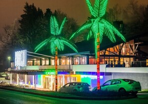 Casino - Fairytale Wooden House near Ljubljana (Grosuplje)