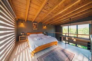 Loft 1 - Jakuzili, Terasli | 埃及棉床单、高档床上用品、迷你吧、特色装修