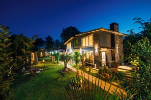 Front of property - evening/night - Antik River House (Sile)