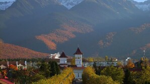 Mountain view - Hotel Holiday Victoria (Victoria)