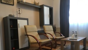 Comfort Apartment | Living room - Hotel Holiday Victoria (Victoria)