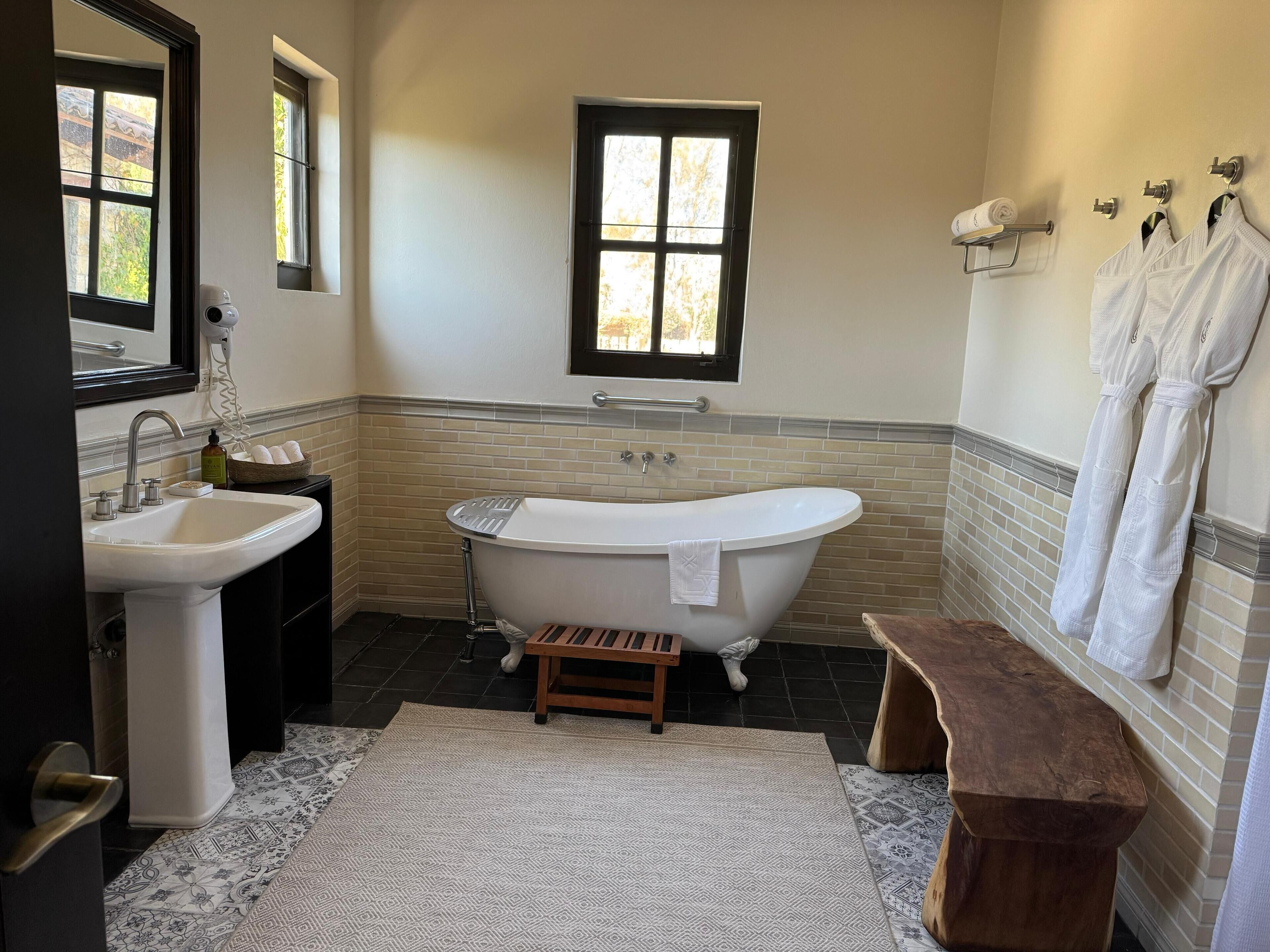 presidential room | bathroom | shower, rainfall showerhead, free toiletries, hair dryer