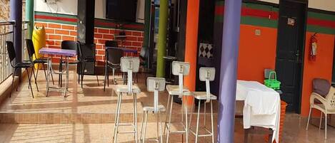 Breakfast, lunch, dinner served; local and international cuisine