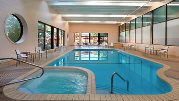 Indendørs pool