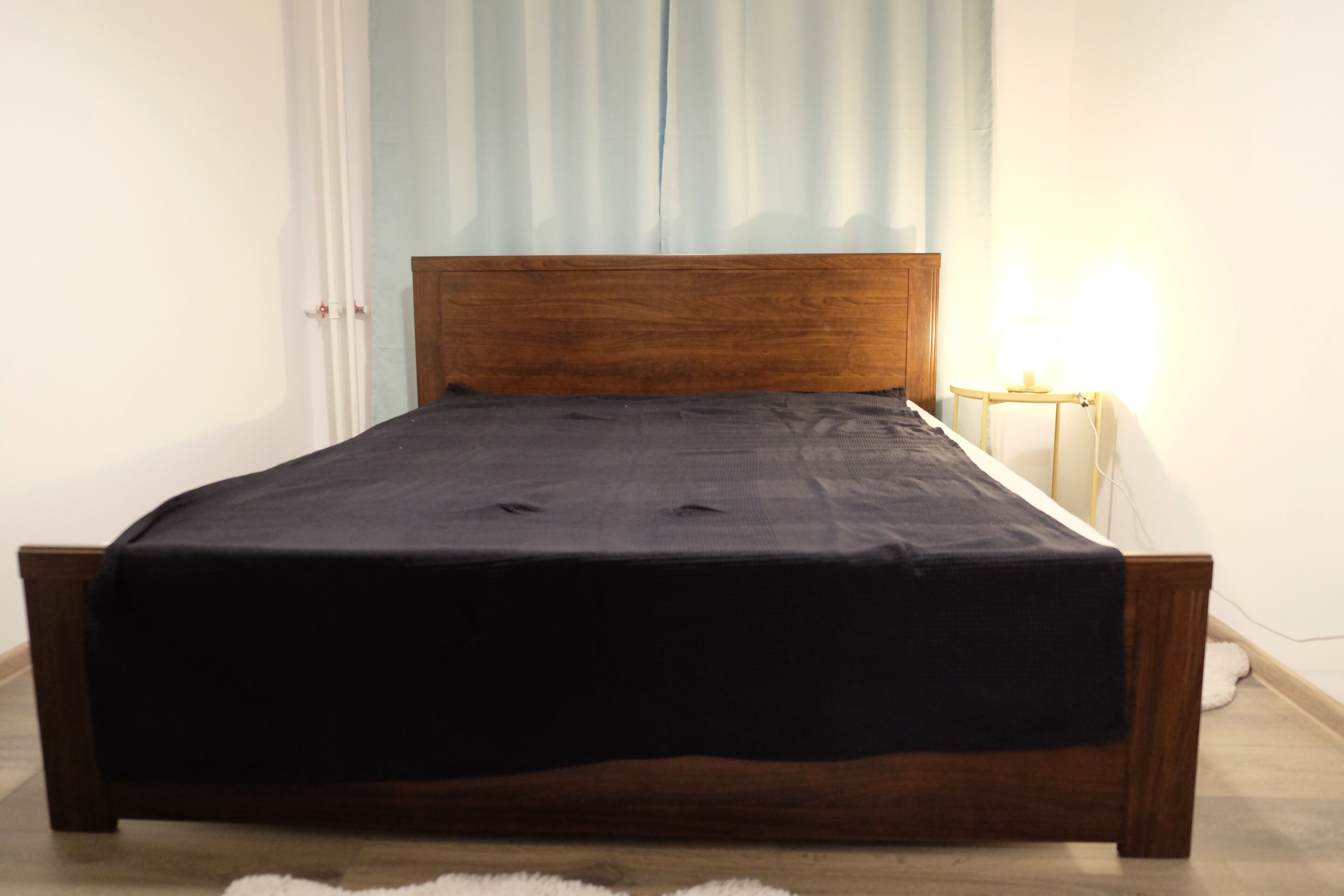 2 bedrooms, iron/ironing board, WiFi