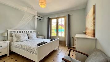 4 slaapkamers, een kluis op de kamer, een strijkplank/strijkijzer