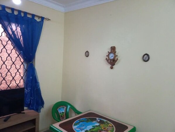 Interior - DeeVonHomes: Comfy 1~Bedroom W/Rooftop&Garden view (Mtwapa)