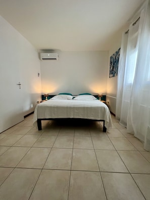 3 soverom, strykejern/-brett, wi-fi og sengetøy