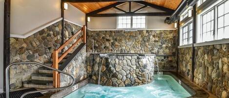 Piscine couverte, piscine extérieure