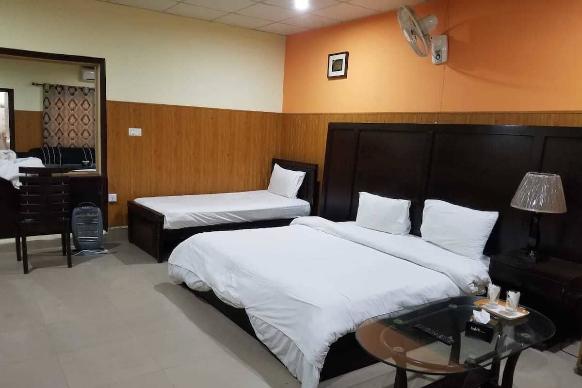 Family Double Room | In-room safe, desk, soundproofing, iron/ironing board