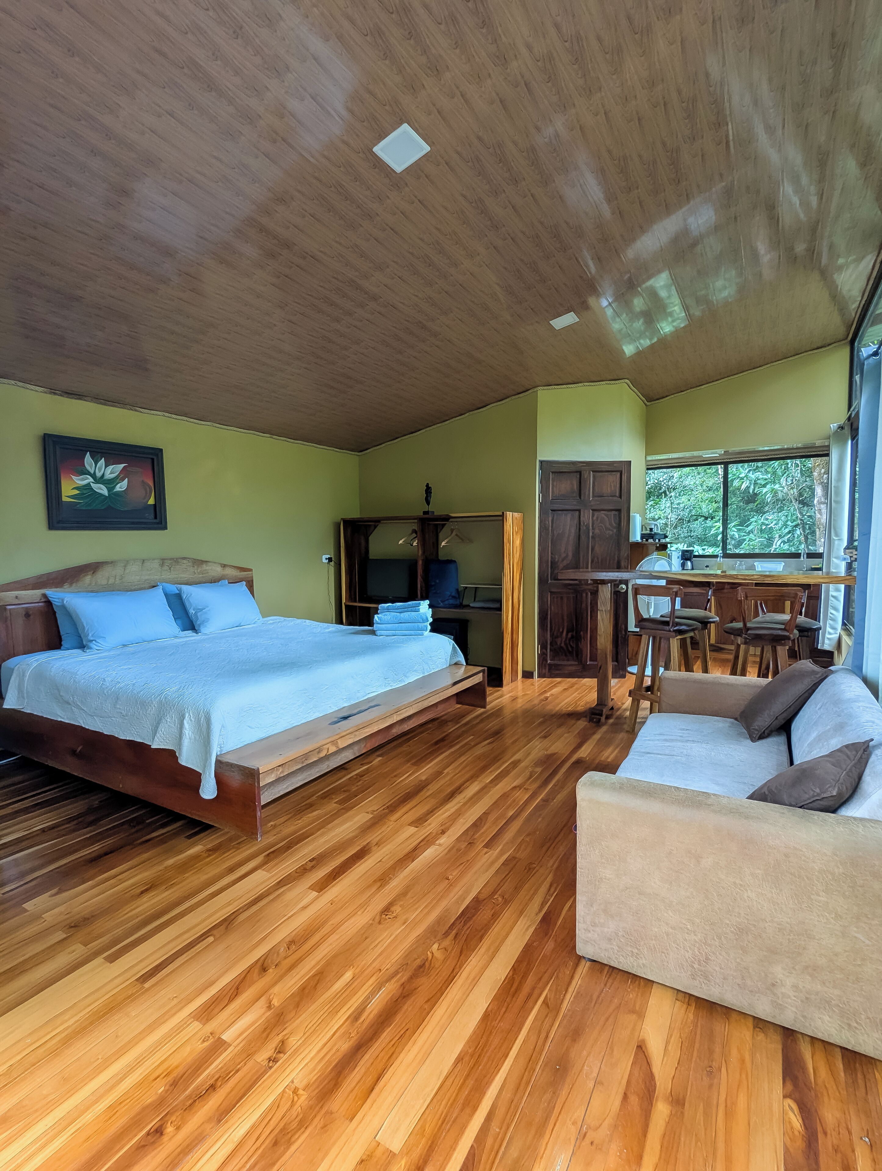 1 bedroom, free WiFi, bed sheets