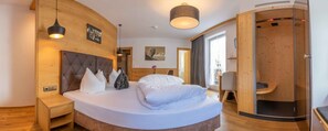 Apartment, 2 Bedrooms (Cherry) | 2 bedrooms, in-room safe, desk, free WiFi - Apart Matthias (Mayrhofen)