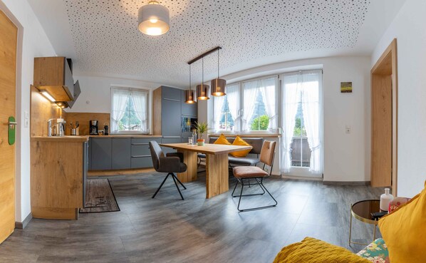 Apartment, Mountain View (Corn) | Private kitchen | Fridge, microwave, stovetop, dishwasher - Apart Matthias (Mayrhofen)