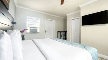 Basic Studio Suite | Hypo-allergenic bedding, in-room safe, individually decorated