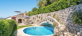 Villa Esposito - Rustic Family Home with Sea View