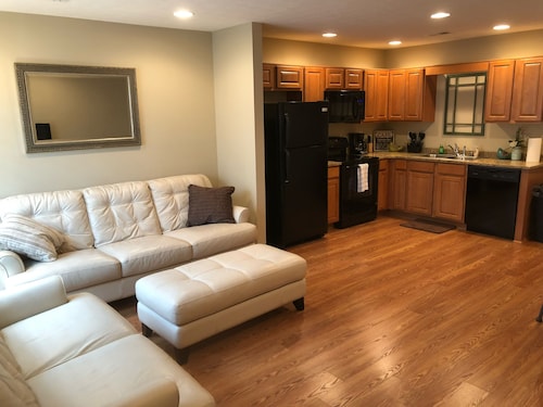 100 C Is A Beautiful Corporate Suite ~ Safe And Private!  